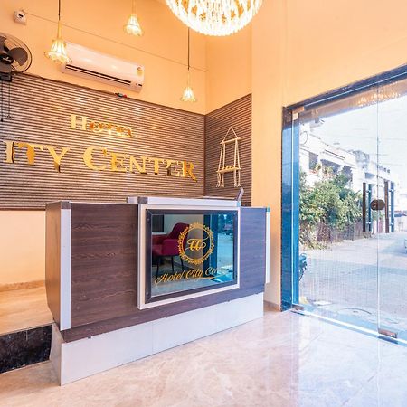 Treebo City Center Sakardara Bagian luar foto