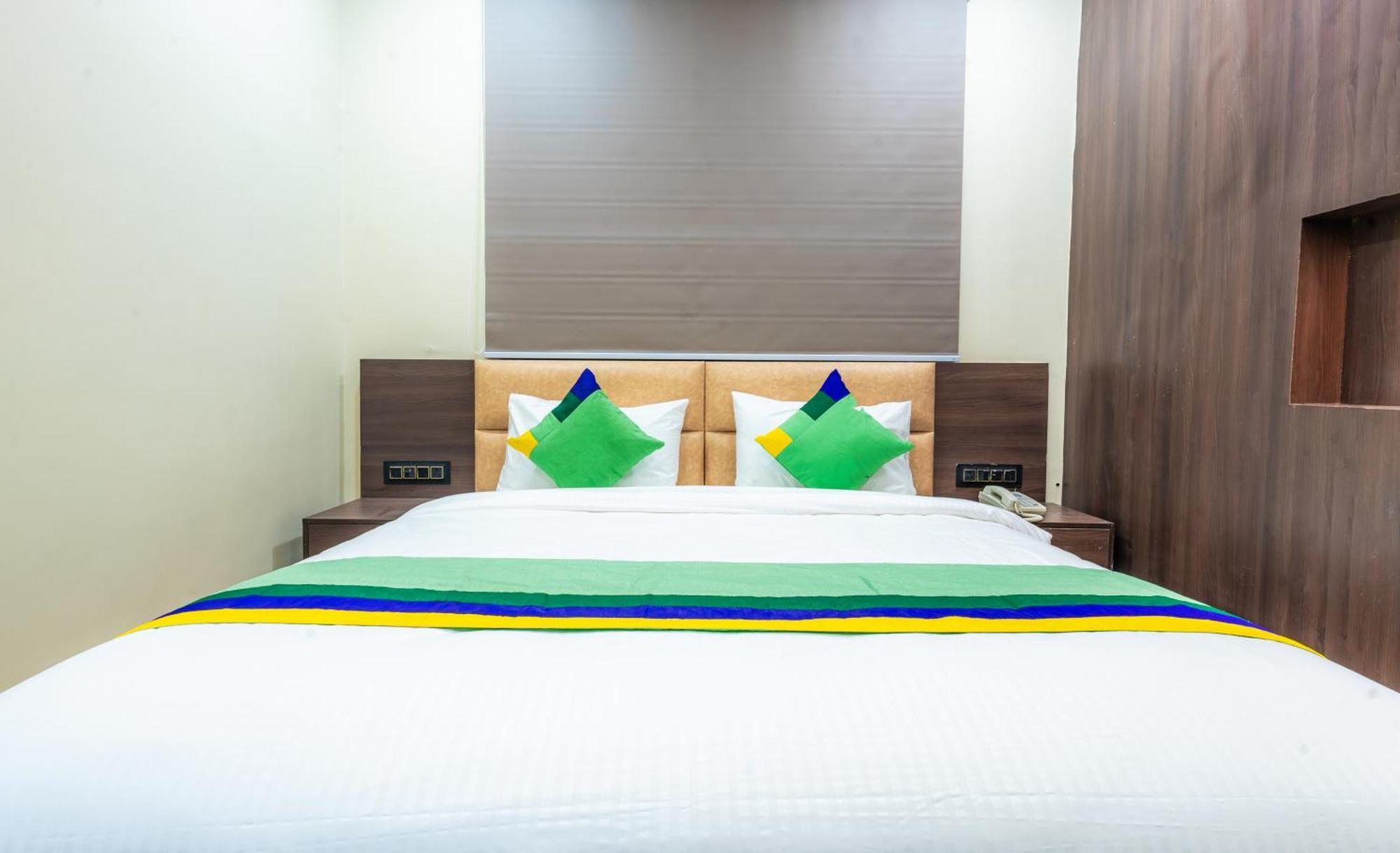 Treebo City Center Sakardara Bagian luar foto