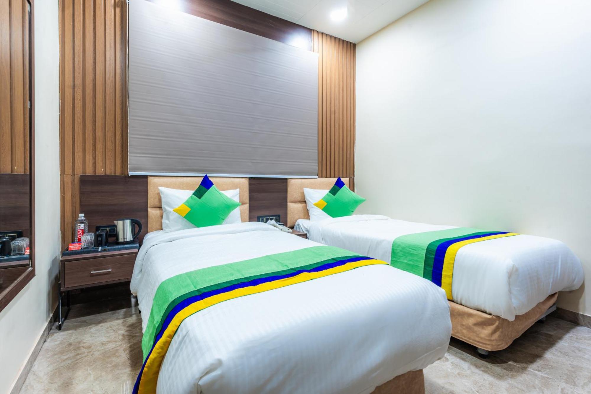 Treebo City Center Sakardara Bagian luar foto