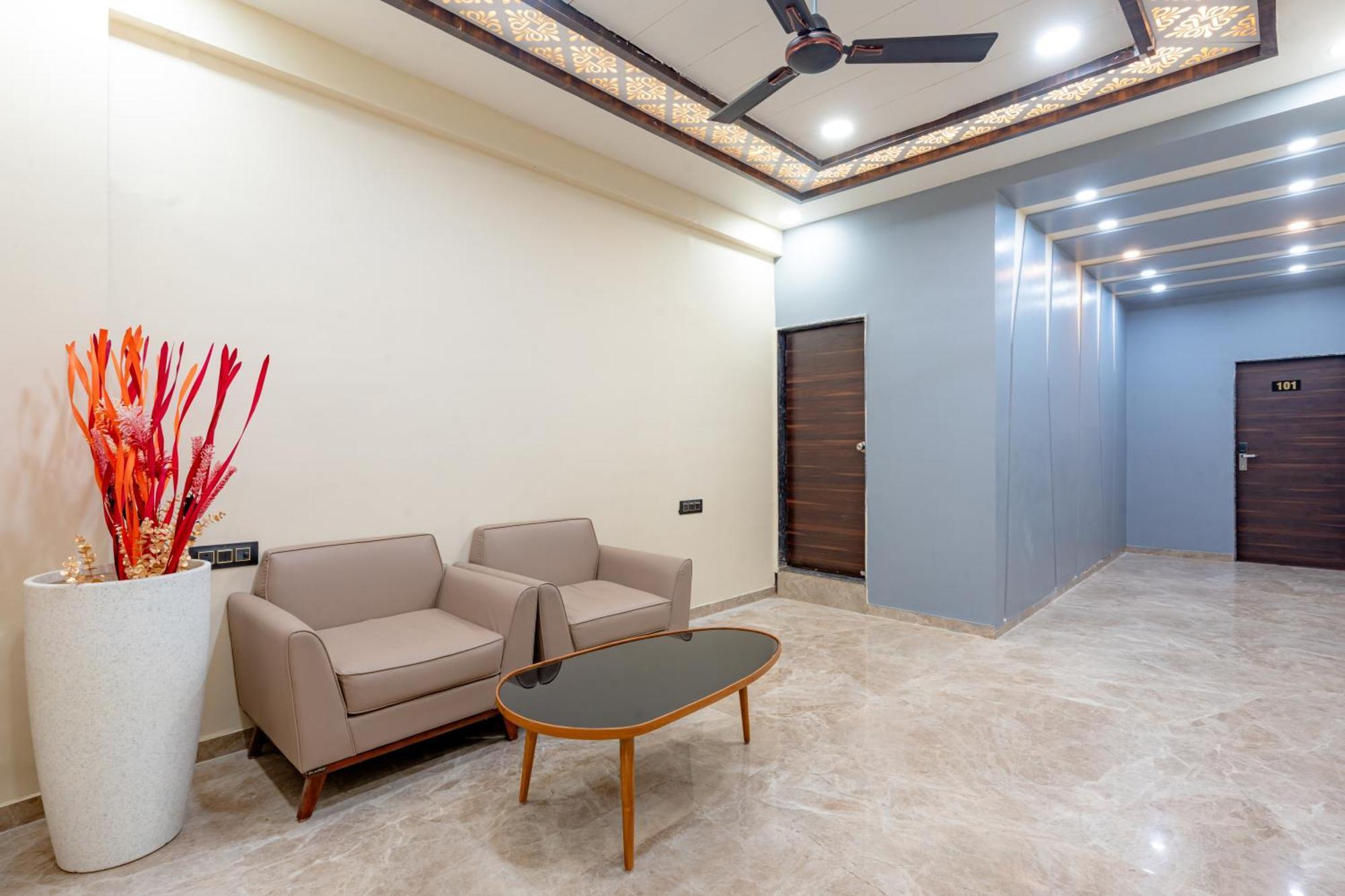 Treebo City Center Sakardara Bagian luar foto
